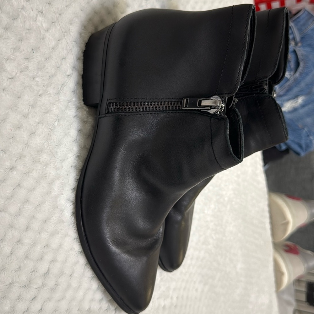 Naturalizer black bootie, size 9